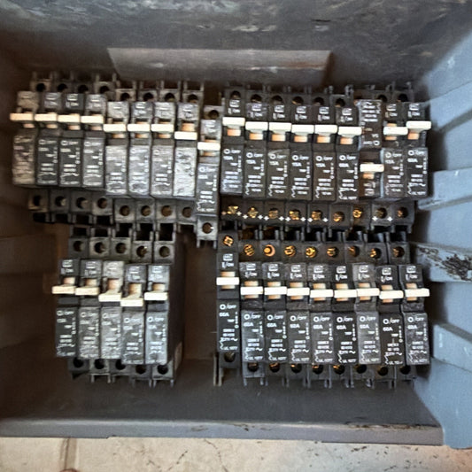 Bulk Lot OutBack Power and CBI Hydraulic Magnetic Solar Circuit Breakers Mix