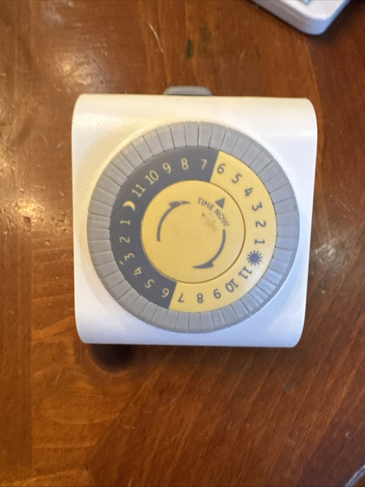 GE 15431 Indoor 24-Hour Basic Programmable Timer White
