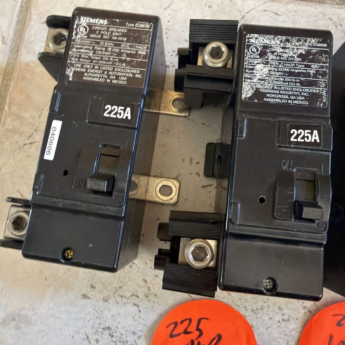 Lot of 3 225 Amp 2-Pole Main Circuit Breakers Siemens MBK225A GE THQMV225D - New Old Stock