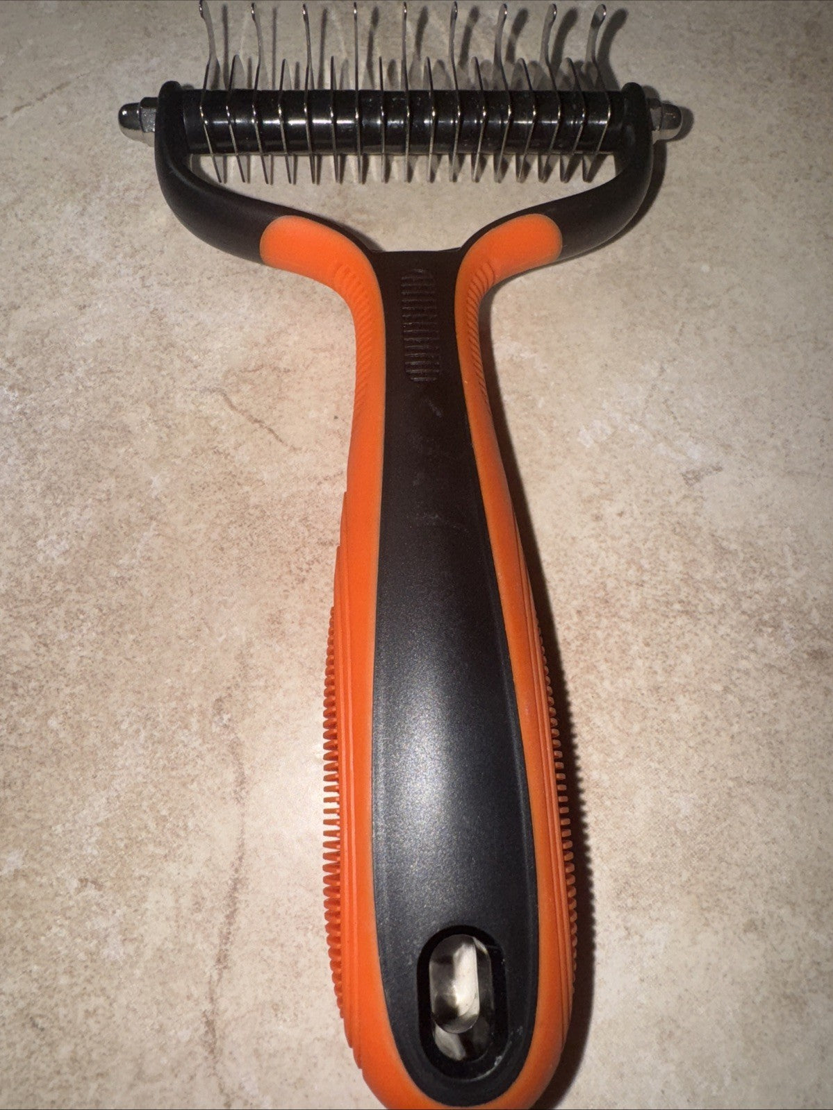 Staltwo 2-in-1 Deshedding Dog Brush Undercoat Rake, Orange Rubber, New No Box - photo 2