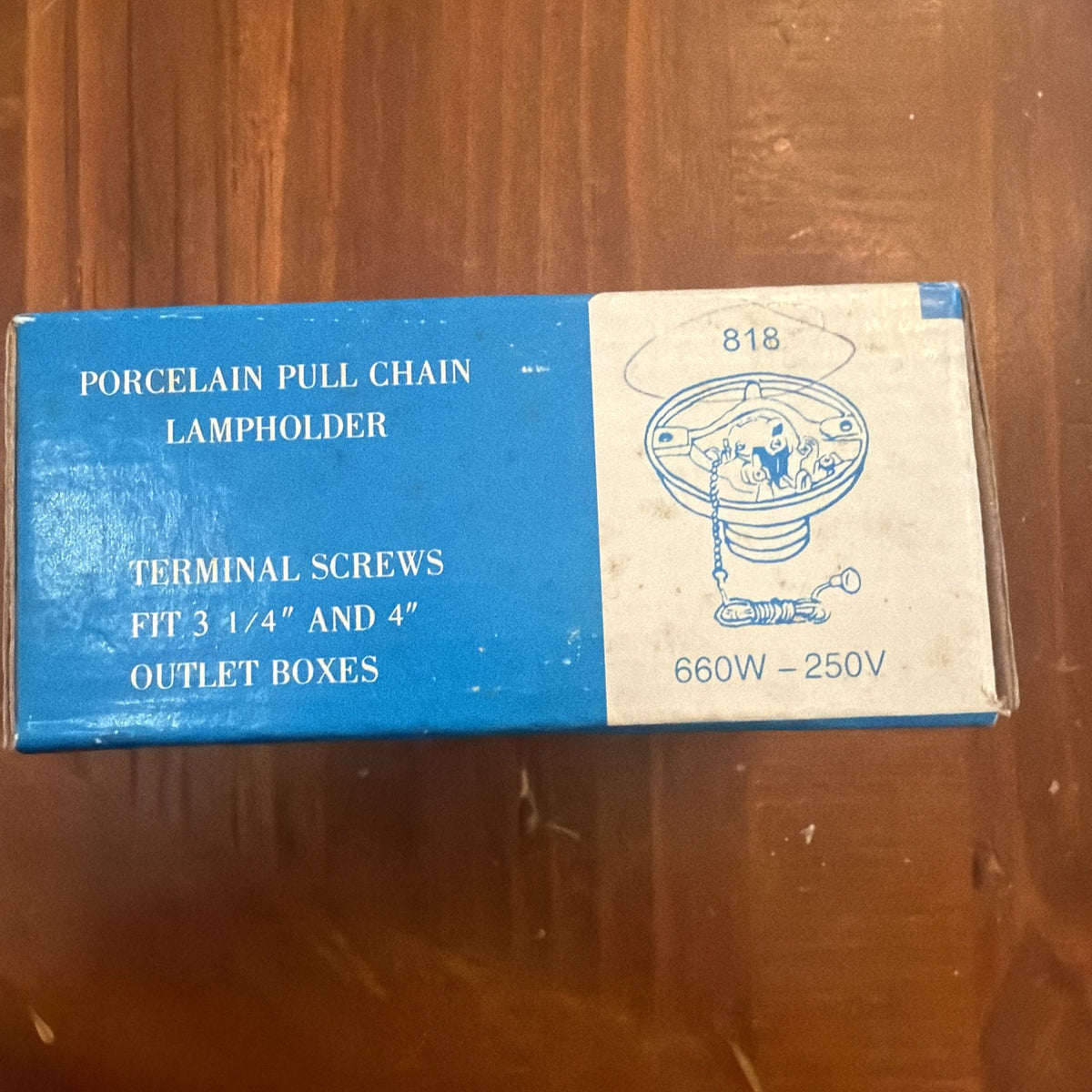 Porcelain Pull Chain Lampholder Medium Base 660W 250V White Model 818 - New Old Stock