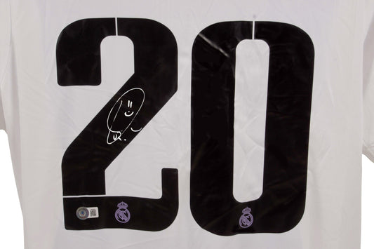 Vinicius Jr Real Madrid Autographed Jersey Beckett Hologram Size L - Price Is Right Miami